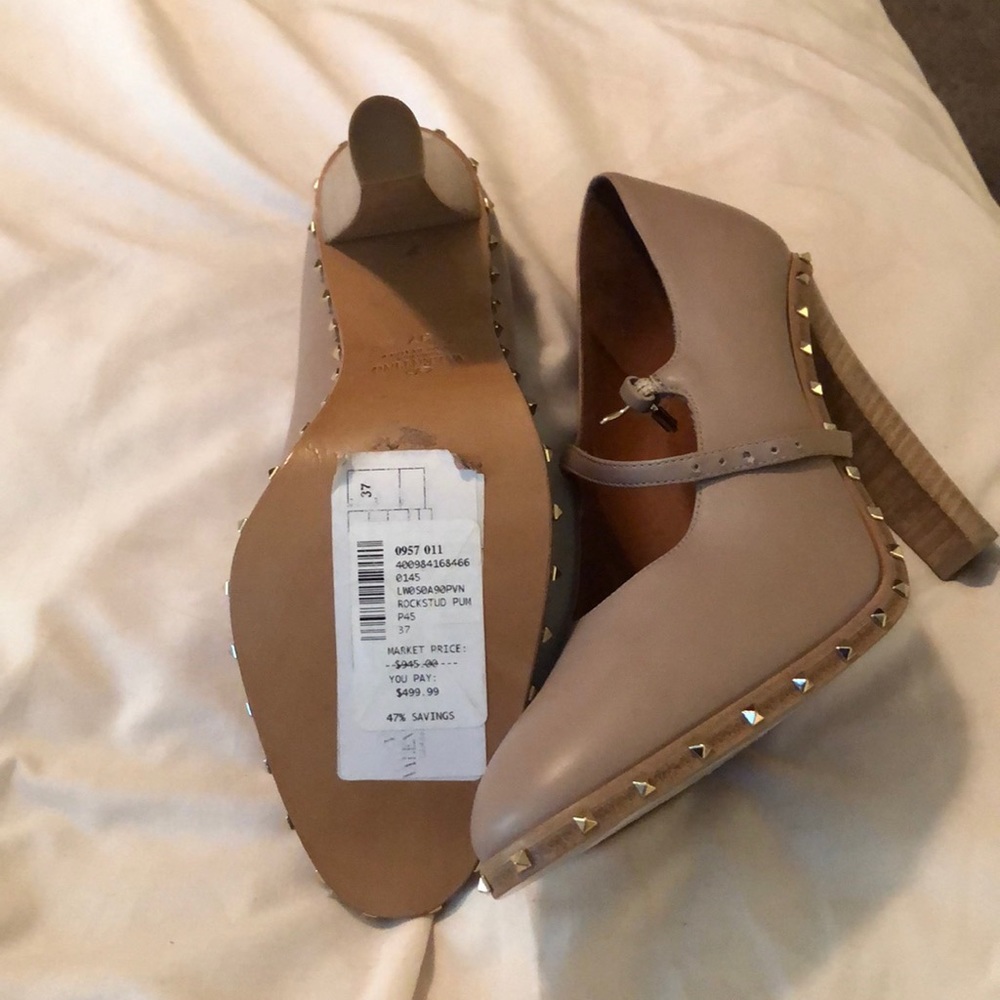 High heel shoes